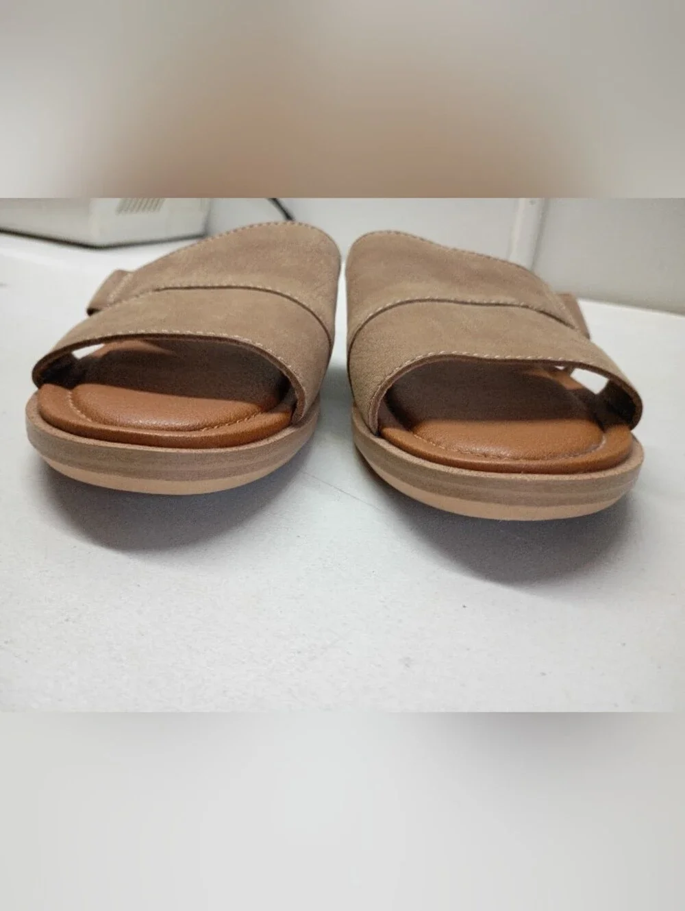 Lucky Brand Slip on Sandals Nekoda Tan Flats Women's Sz 7M Open Toe
